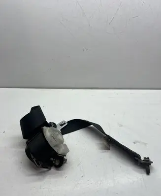 Infiniti FX Rear seatbelt 1018205