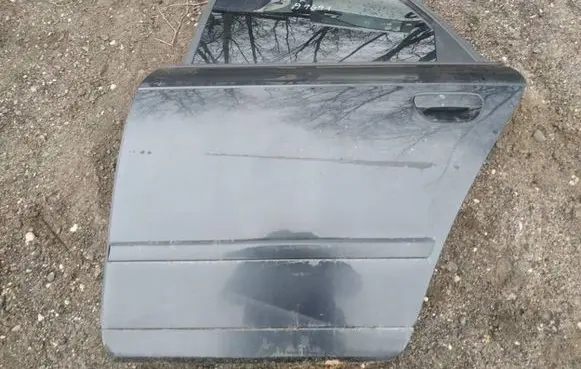 Audi A4 S4 B7 8E 8H Rear door JUODOS