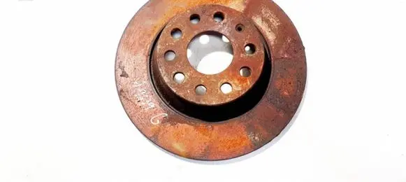 Volkswagen PASSAT B7 Rear brake disc neventiliuojamas