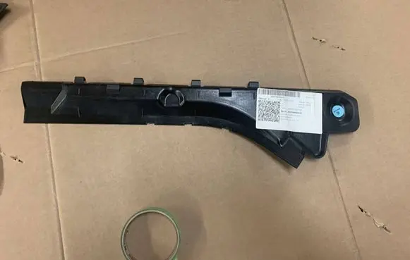 Mercedes-Benz S W221 Other engine bay part A2218890425 33311