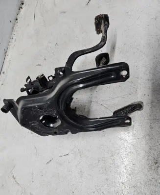 Volkswagen Golf II Pedal assembly 