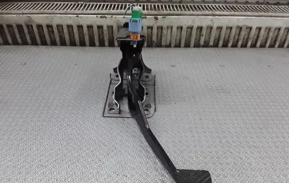 Mitsubishi ASX Brake pedal