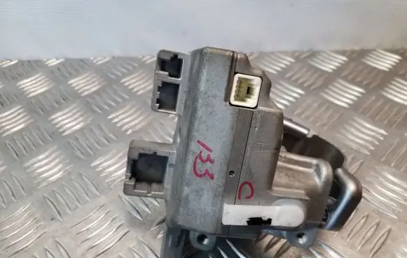 Steering wheel lock