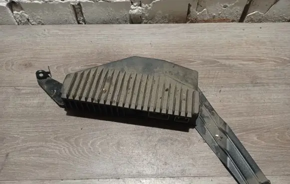 Volvo V70 Sound amplifier 8673135