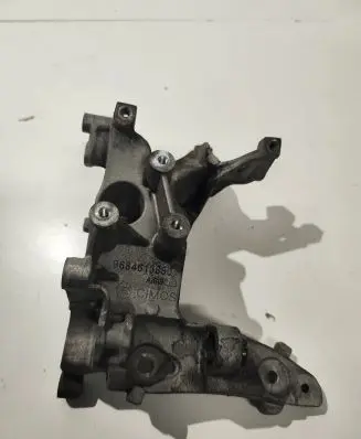 Peugeot 308 Engine mounting bracket 9684613880