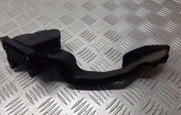 Opel Corsa D Accelerator pedal position sensor 55702020