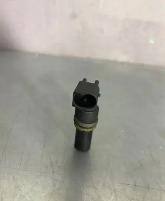 BMW 5 E39 Crankshaft position sensor 2247926 2591601