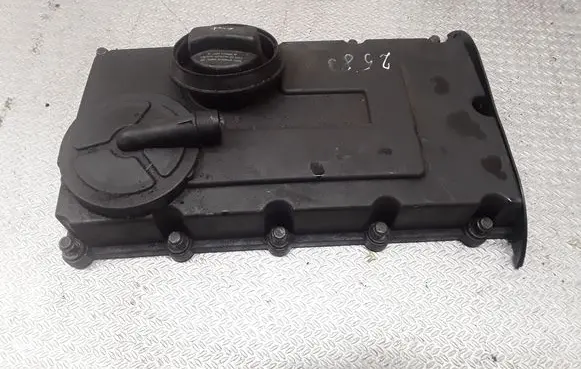 Volkswagen Touran I Rocker cam cover 03G103475