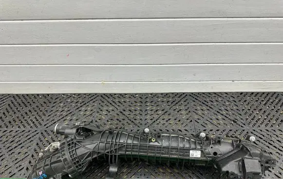 BMW 5 F10 F11 Intake manifold 7811909 1612080183