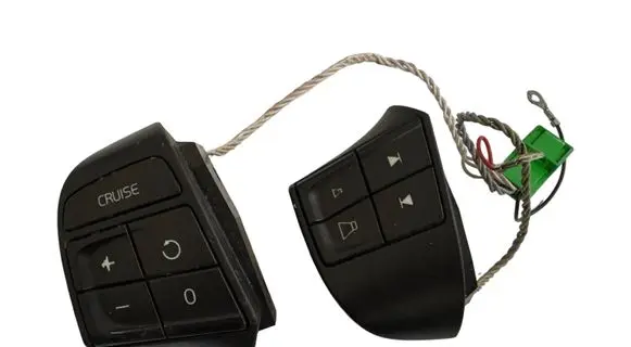 Volvo V50 Steering wheel buttons/switches 30739638