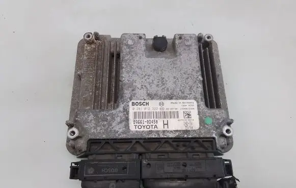 Toyota Yaris Engine control unit/module 896610D450