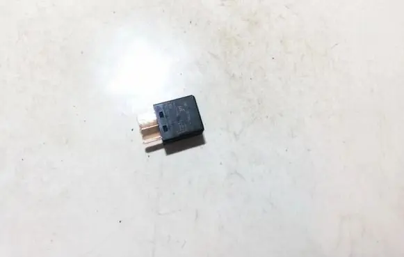 Mitsubishi Colt Other relay mb953382 v23075e1001x1