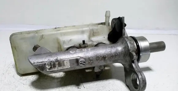 Master brake cylinder
