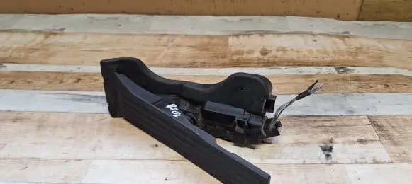 Volkswagen PASSAT B6 Accelerator throttle pedal 1K1723503L 1K1723503