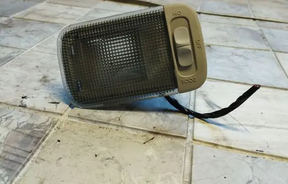 Subaru Outback Rear seat light