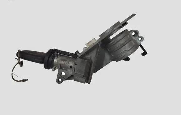 Opel Zafira B Ignition lock 2421430