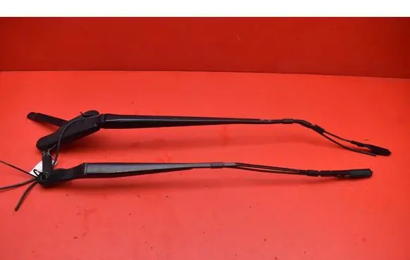 Front wiper blade arm