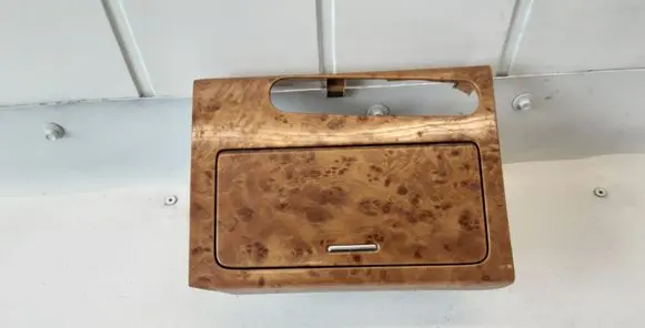 Cup holder front