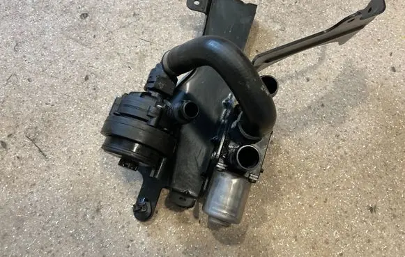 BMW 3 G20 G21 Electric auxiliary coolant/water pump 9890553 8840614