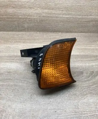BMW 5 E34 Front indicator light 1384034 1384032 155244