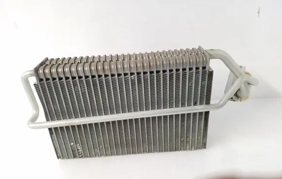 Mercedes-Benz CLS C219 Air conditioning (A/C) radiator (interior) A2118300358