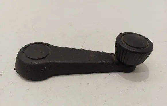 Volkswagen Scirocco Front door window winding handle 111837579B