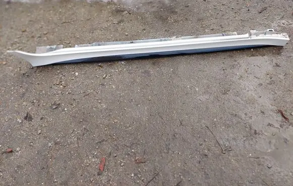 Mercedes-Benz AMG GT 4 x290 w290 Side skirt front trim A2906980400