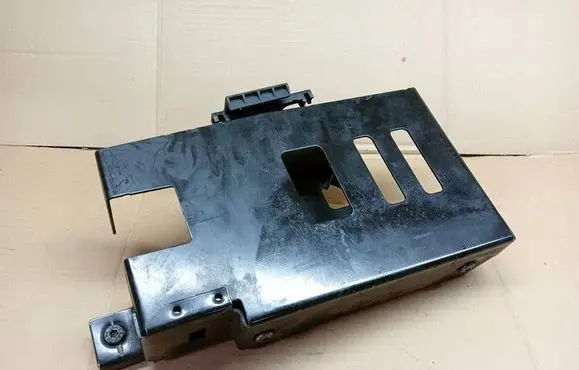 Audi A3 S3 8V Engine control unit holder 5Q0906214H 01S4114