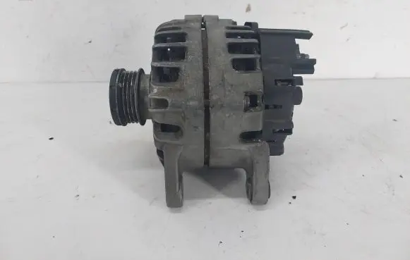 Renault Sandero II Generator/alternator 231007582R