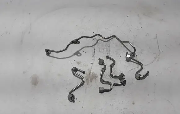 Renault Master III Fuel injector supply line/pipe 