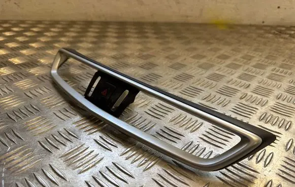 Nissan Qashqai Panel trim 684104EH0A 684P14EH0A
