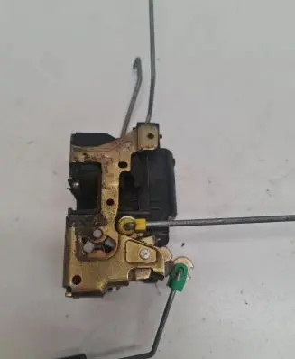 Renault Master II Front door lock 39x56