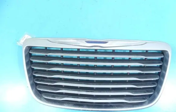 Lancia Thema Front bumper upper radiator grill 9402899 IMPRK1057525