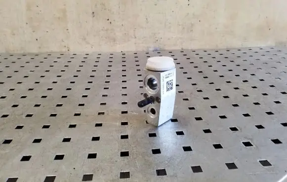 Air conditioning (A/C) expansion valve