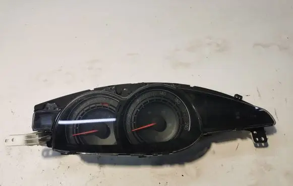 Toyota Verso Speedometer (instrument cluster)