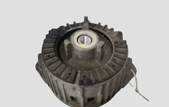 Mercedes-Benz E W212 Engine mount bracket A2122406317