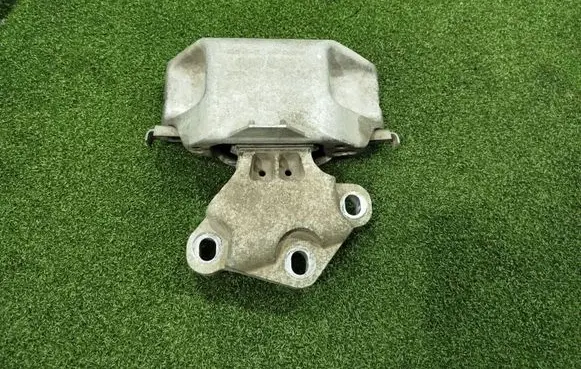 Volkswagen Crafter Engine mount bracket 326F48G 26023 349378C04