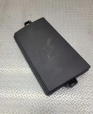 Volkswagen Passat Alltrack Fuse box cover 5Q0937132B