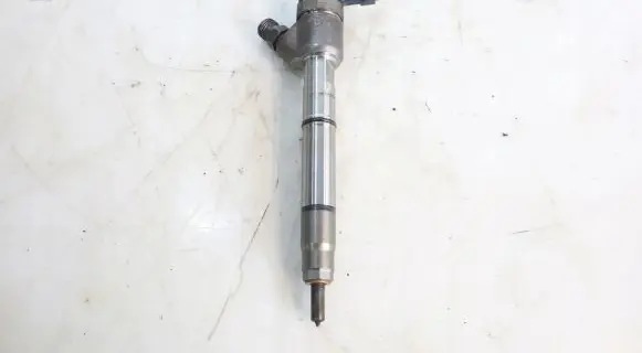 Hyundai i40 Fuel injector 0445110589