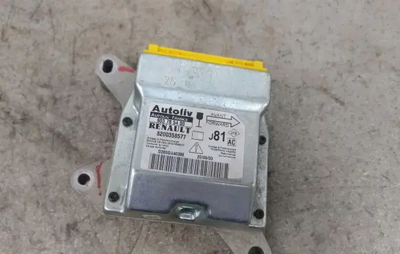 Renault Espace - Grand espace IV Airbag control unit/module 8200358577
