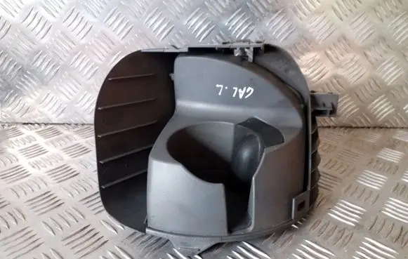 Chrysler Voyager Cup holder back 