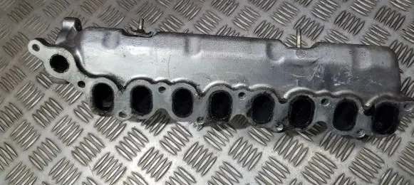 Toyota Avensis T220 Intake manifold