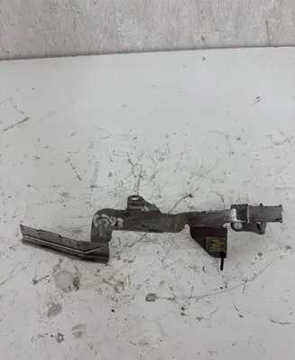 BMW 1 F20 F21 Other engine bay part 8570736 23310110 020304105