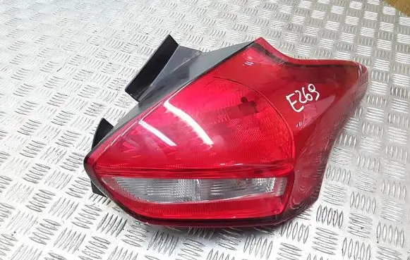 Ford Focus Rear/tail lights F1EB13404BC