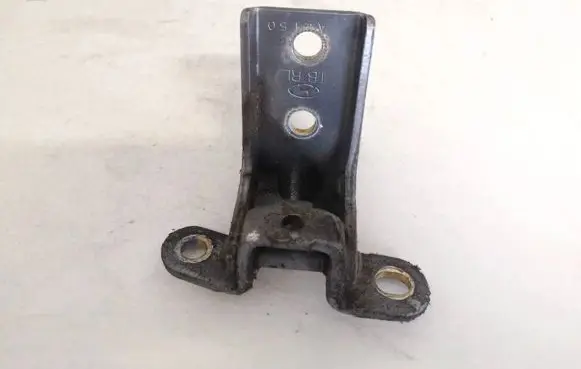 Hyundai Getz Front door upper hinge