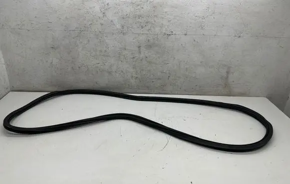 Porsche Macan (95B) Rubber seal rear door 