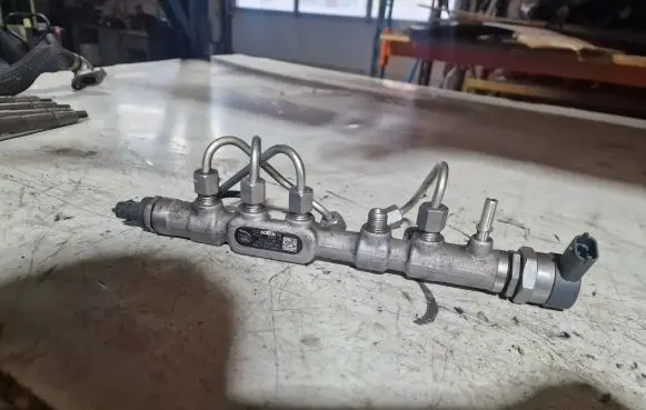 Fuel main line pipe