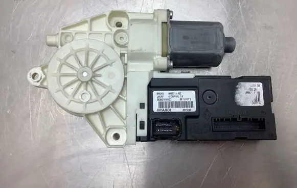 Renault Laguna III Front door window regulator motor 988571102 KH5AJ8D8 0859172