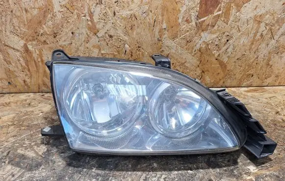 Toyota Avensis T220 Headlight/headlamp