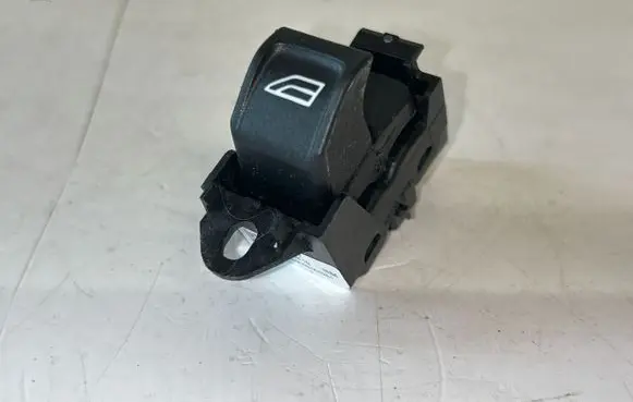 Volvo V70 Electric window control switch 30773272